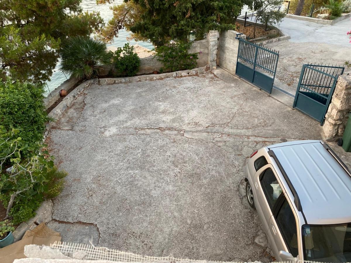 Apartment Jakov With Boat Mooring Zaboric Ngoại thất bức ảnh