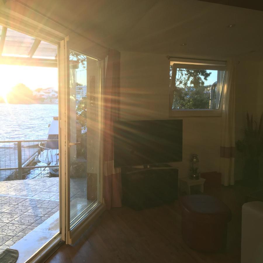 Apartment Jakov With Boat Mooring Zaboric Ngoại thất bức ảnh