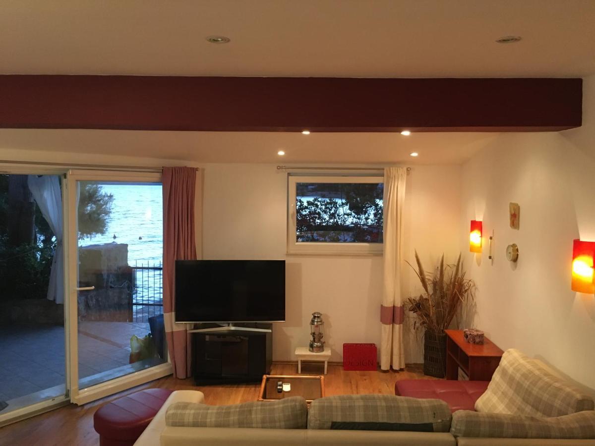 Apartment Jakov With Boat Mooring Zaboric Ngoại thất bức ảnh