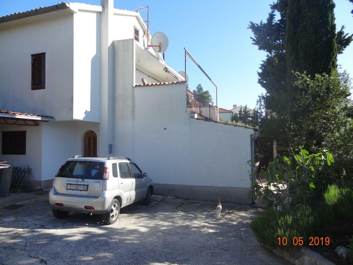 Apartment Jakov With Boat Mooring Zaboric Ngoại thất bức ảnh
